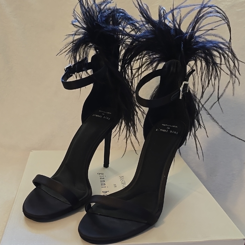 Gianni Bini Black Feathered Heels